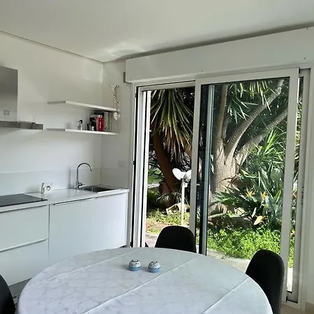 Giardino A Mare בארי