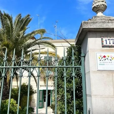 Giardino A Mare דירה *